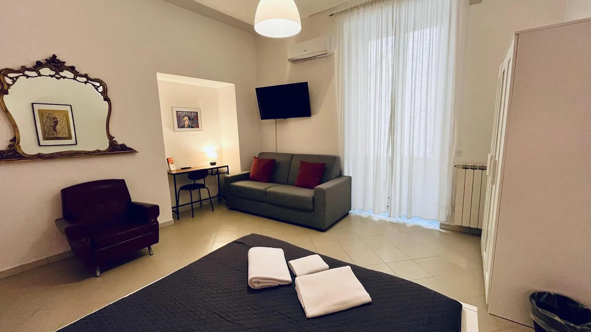 Pop Santa Chiara Bed & Breakfast Naples